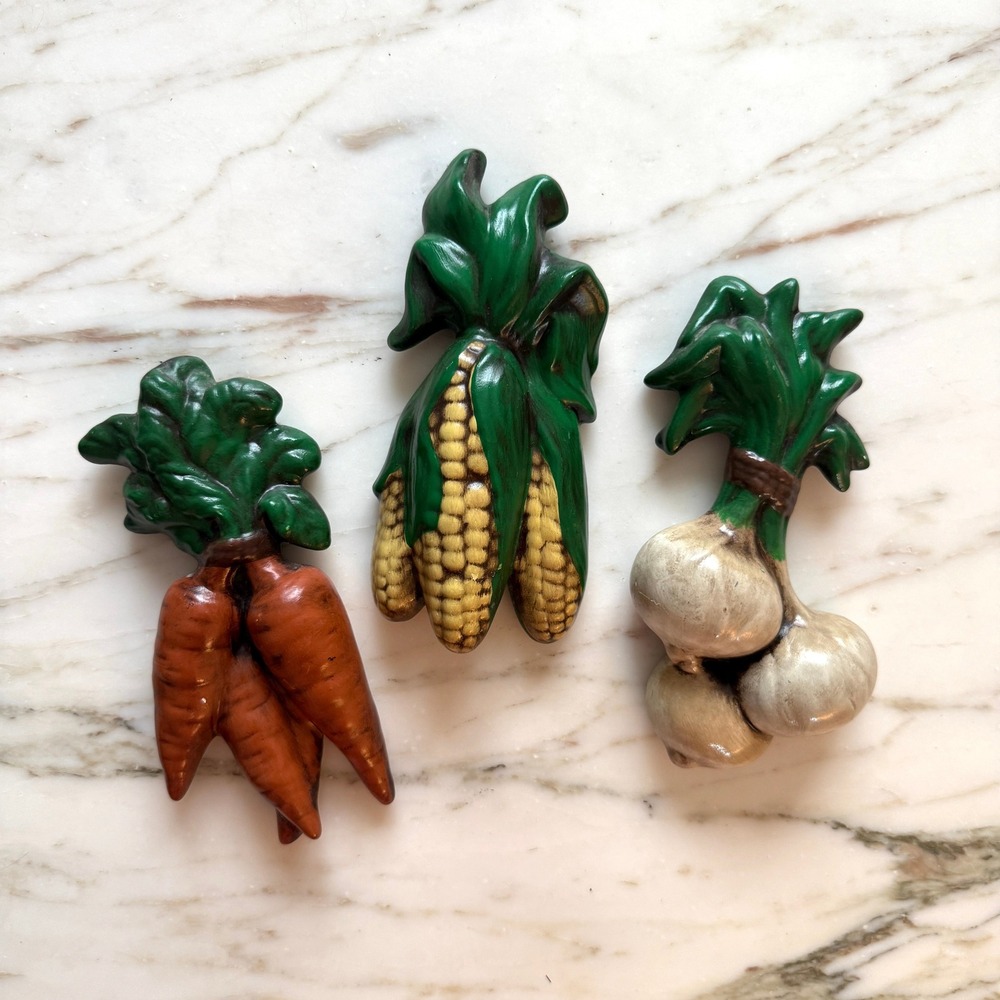 1970s Vintage Style Ceramic Vegetable Wall Plaques Carrot Corn & Garlic Kitchen